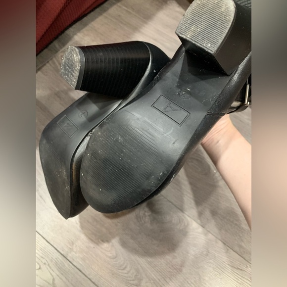 Ardene Block-Heel Booties w Zippers in Black, Size Women’s 7 - Picture 4 of 6